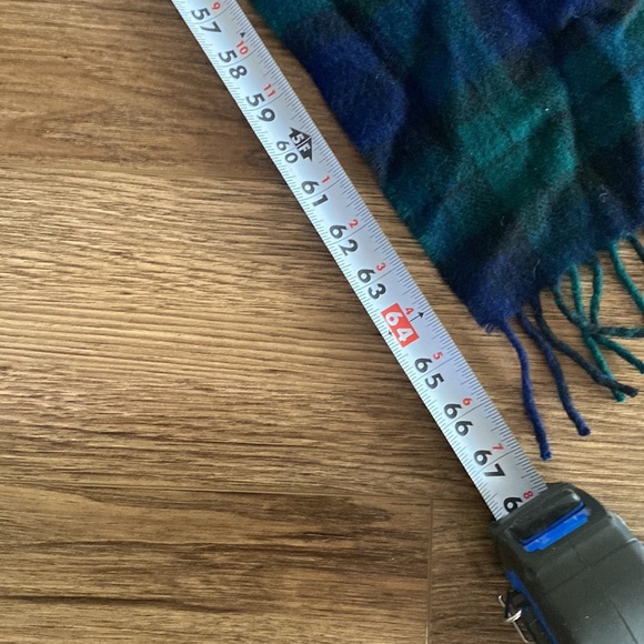 VTG Peter Macarther & co Lambswool tartan plaid scarf. Great condition. - Picture 5 of 5